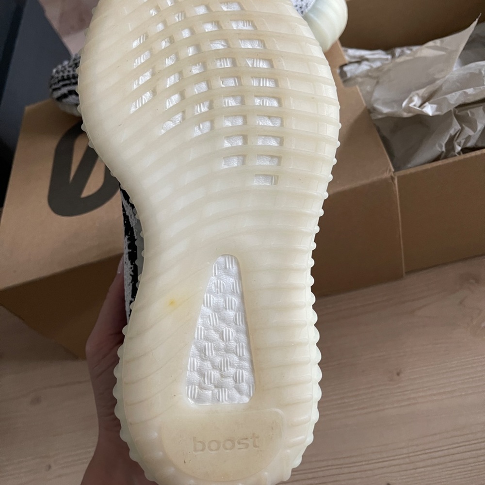 Yeezy Adidas Boost 350 V2 US 6 1/2 Zebra Sneakers - Picture 10 of 17